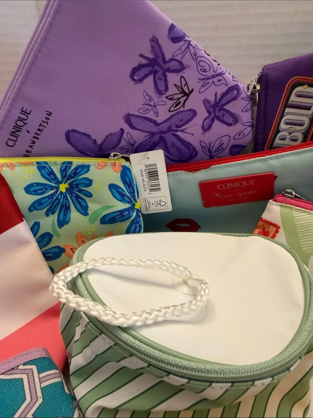 Clinique 15 Cosmetic Bags! Take Them!